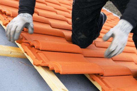 Rénovation de couverture de maison par couvreur à Plourhan 